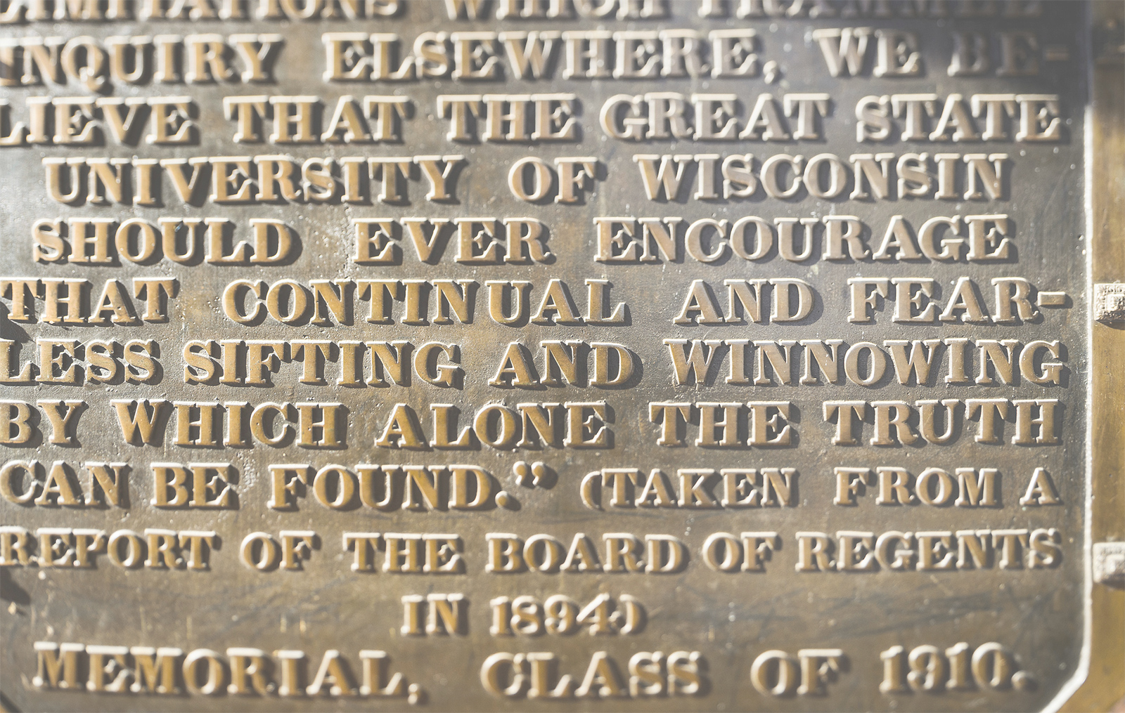 A plaque describing the Wisconsin tradition to "sift and winnow".